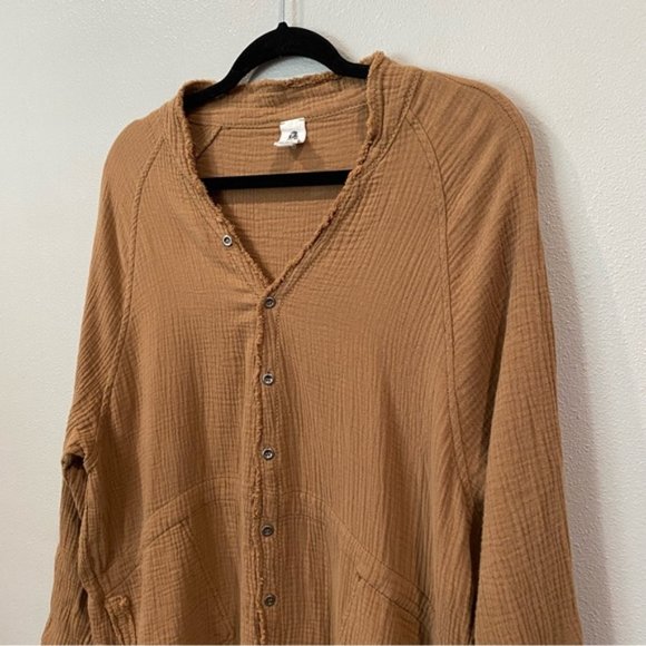 Flawless Exposed Seam Button Front Oversized Shirt Brown Small - Picture 2 of 10